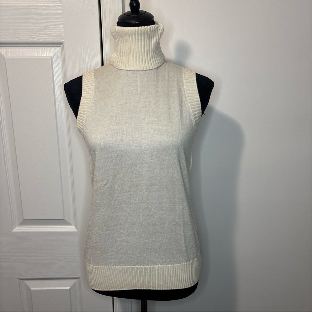 Dolce & Gabbana Cashmere and Silk Knit Sleeveless Turtleneck - White - Sz 46/L
